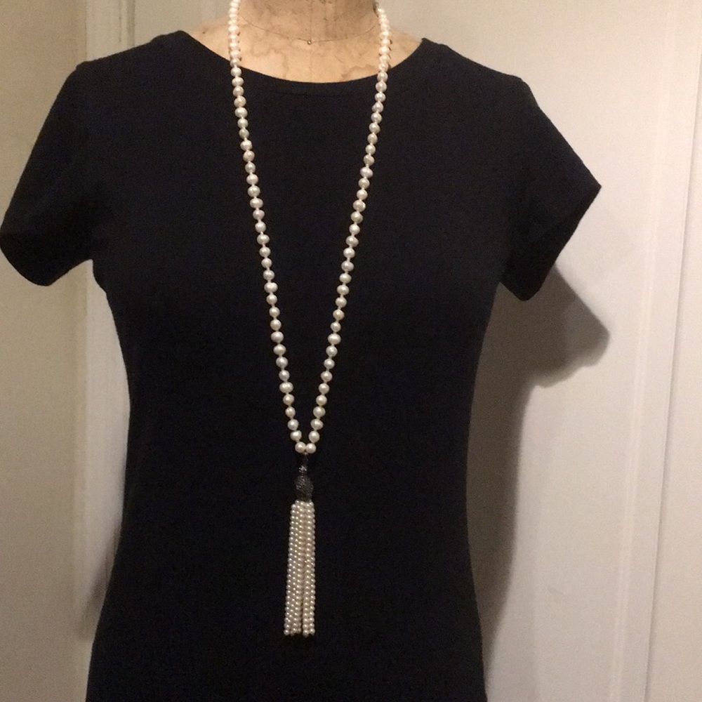 New Pearl Necklace hanging pendent